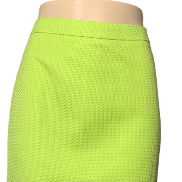 ESCADA Gorgeous Elegant Green Skirt Size 42. - Picture 5 of 16